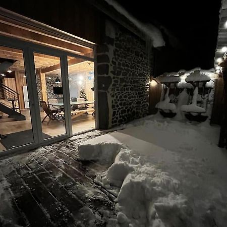 فيلا La Grange De La Gratade Rochefort-Montagne المظهر الخارجي الصورة